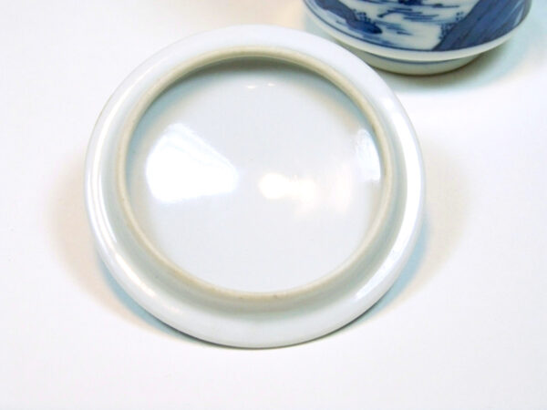 Japanese blue and white covered tea cup chawan lid