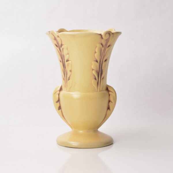 RumRill Renaissance Group Vase 598 Ivory Brown Wipe