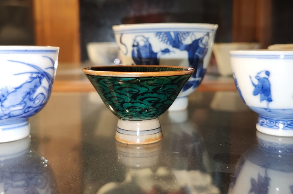 Kutani ware sake cup side view