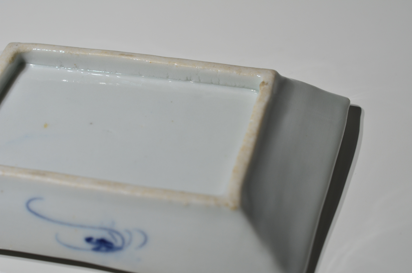 Shoki-5-for-site Shoki Imari rectangle dish with plover and waves motif foot 1